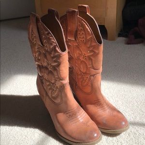 Cowboy boots- brown with heel